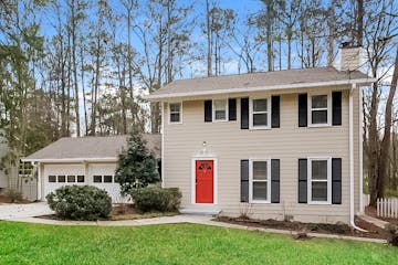 2440 Hillboro Cir SW Marietta, GA 30064